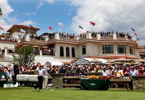 <YONHAP PHOTO-0109> BETHESDA, MD - JUNE 14: Graeme McDowell hits a tee shot during a practice round prior to the start of the 111th U.S. Open at Congressional Country Club on June 14, 2011 in Bethesda, Maryland. Ross Kinnaird/Getty Images/AFP== FOR NEWSPAPERS, INTERNET, TELCOS & TELEVISION USE ONLY == /2011-06-15 06:04:58/ <저작권자 ⓒ 1980-2011 ㈜연합뉴스. 무단 전재 재배포 금지.>
Graeme McDowell tees off during his U.S. Open practice round.  AFP-Yonhap News
