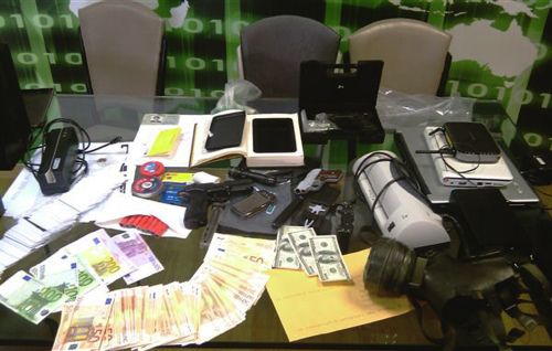 An 18-year-old Greek man has been arrested in Athens, accused of hacking into websites of the U.S. government and the international crime fighting agency Interpol, and engaging in credit card fraud, Greek police said. (AP-Yonhap News)