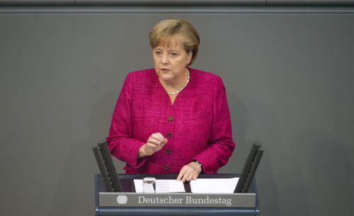 <YONHAP PHOTO-1733> German Chancellor Angela Merkel holds a speech at the Bundestag (lower house of parliament) on June 9, 2011 in Berlin. Merkel spoke on Germany's new energy policy following the decision to scrap nuclear power by 2022. AFP PHOTO / JOHANNES EISELE /2011-06-09 17:06:58/ <저작권자 ⓒ 1980-2011 ㈜연합뉴스. 무단 전재 재배포 금지.>
German Chancellor Angela Merkel holds a speech at the Bundestag in Berlin on June 9. AFP-Yonhap News