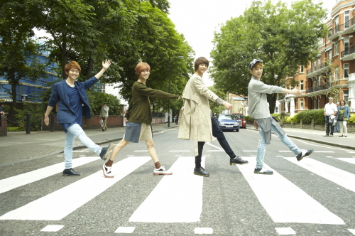 샤이니(SHINee) 가수, 온유, 종현, Key, 민호, 태민 가수/에비로드 횡단보도에서 포즈취한 샤이니 / 日스포츠지, “토토사이트 테이블 아시아의 비틀즈”