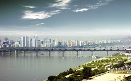 전반적인 주택 경기의 침체 속에 서울 강남 한복판에서 한강 직조망이 가능한 단지로 주목을 받아오던 청담자이의 최고 접수 경쟁률이 248대1을 기록해 화제가 되고 있다. 사진은 오는 10월 입주를 앞둔 청담자이의 현장 전경.