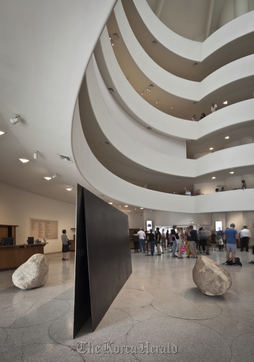 Installation view of Lee U-fan’s “Dialogue” at the Solomon R. Guggenheim Museum Kukje Gallery/Solomon R. Guggenheim Foundation