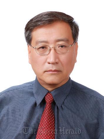 Daniel E. Suh다니엘 서(Daniel E. Suh) 교수/20110303001121_0 / Full employment of most precious resources