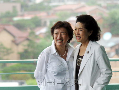 정명화 첼리스트 한국예술종합학교 (명예교수), 정경화 바이올리니스트 줄리아드 스쿨 (교수) / WHO 사진먼저/정명화 정경화-copy(o)1-copy(o)2-copy(o)1-copy(o)1