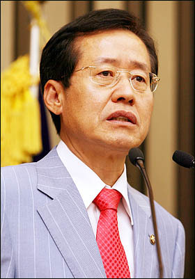 홍준표 한나라당 (대표최고위원), 대한태권도협회 (회장)/ 스트)홍준표 “계파하면 공천없다”