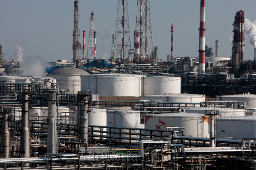 SK Innovation Co.’s oil refinery facilities operating in Ulsan, southeast Korea    Bloomberg