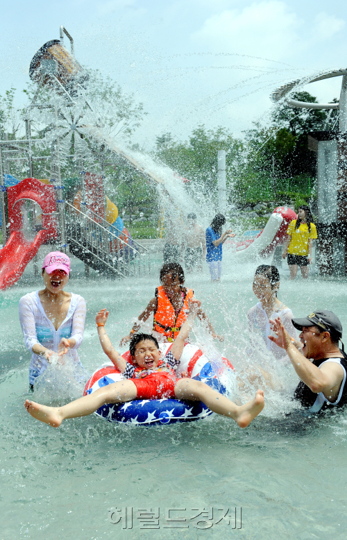 한탄강 물놀이 축제 1마을 1축제. 박현구 기자phko@heraldm.com 2011.07.04
한탄강 물놀이 축제 1마을 1축제. 박현구 기자phko@heraldm.com 2011.07.04