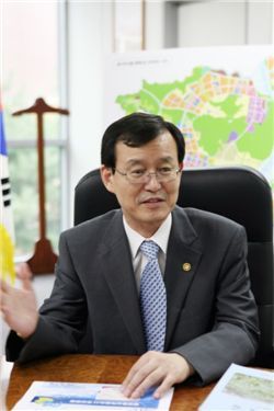 한만희 국토해양부 제1차관 / 떠오르는 거대 시장, 인도ㆍ우즈벡 건설시장 뚫는다