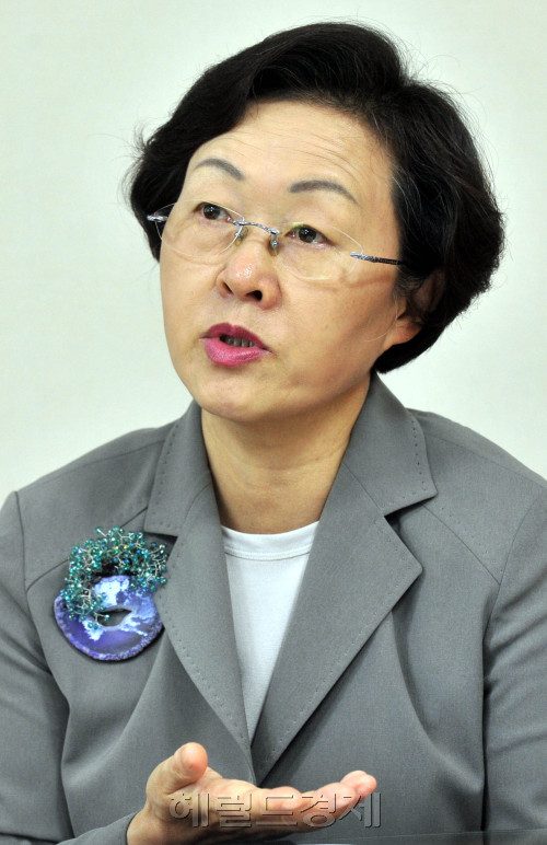 신연희 강남구청장<br />김명섭 기자 msiron@
신연희 강남구청장
김명섭 기자 msiron@