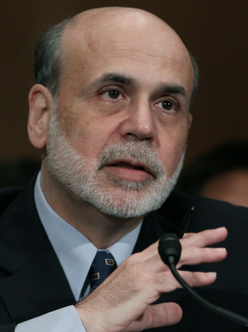 <YONHAP PHOTO-0025> WASHINGTON, DC - JULY 14: Federal Reserve Board Chairman Ben Bernanke testifies during a Senate Banking, Housing, and Urban Affairs Committee hearing July 14, 2011 in Washington, DC. Chairman Bernanke delivered the Federal Reserve's semiannual monetary policy report to the Committee. Mark Wilson/Getty Images/AFP== FOR NEWSPAPERS, INTERNET, TELCOS & TELEVISION USE ONLY == /2011-07-15 00:29:20/ <저작권자 ⓒ 1980-2011 ㈜연합뉴스. 무단 전재 재배포 금지.>
Federal Reserve Chairman Ben Bernanke. AFP-Yonhap News