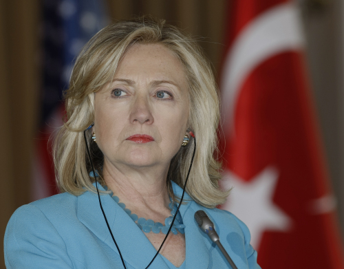 <YONHAP PHOTO-0011> U. S. Secretary of State Hillary Rodham Clinton listens to a question as she addresses the media after talks with her Turkish counterpart Ahmet Davutoglu, unseen, in Istanbul, Turkey, Saturday, July 16, 2011. (AP Photo/Burhan Ozbilici)/2011-07-17 00:04:07/ <저작권자 ⓒ 1980-2011 ㈜연합뉴스. 무단 전재 재배포 금지.>
U.S. Secretary of State Hillary Clinton  AP-Yonhap News