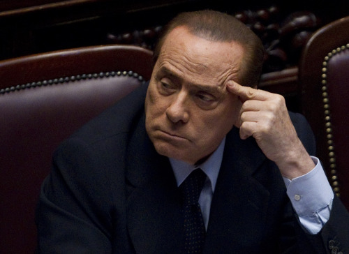 <YONHAP PHOTO-0288> Italian Premier Silvio Berlusconi votes over a crucial ?70 billion ($99 billion) austerity package aimed at convincing investors that the eurozone's third-largest economy won't be swept into the debt crisis, at the lower house of parliament, in Rome, Friday, July 15, 2011. Premier Silvio Berlusconi's government had fast-tracked approval of the austerity measures and increased their size after markets plummeted this week on worries over Italy's financial stability. The measures were approved by the lower house, after passing in the Senate on Thursday. (AP Photo/Andrew Medichini)/2011-07-16 05:26:45/ <저작권자 ⓒ 1980-2011 ㈜연합뉴스. 무단 전재 재배포 금지.>
Silvio Berlusconi. AP-Yonhap News