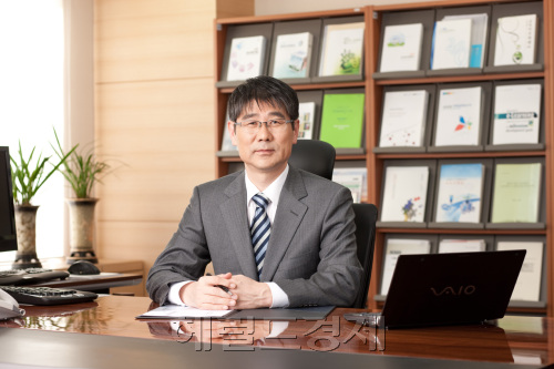천세영 한국교육학술정보원 (원장) / 포럼/사회와 학습의 소통 공간이 될 미래학교(천세영 한국교육학술정보원장)
