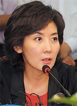 나경원 한나라당 (최고위원), 한나라당 (공천개혁특별위원회 위원장), 한국장애인부모회후원회 (공동대표) / 당직 인사에서 ‘왕따’ 당했지만…“공천 시스템 개혁” 나경원의 반격