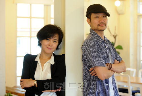 심재명 대표, 오성윤 감독 인터뷰.<br />이상섭 기자 babtong@heraldm.com 2011.07.14
심재명 대표, 오성윤 감독 인터뷰.
이상섭 기자 babtong@heraldm.com 2011.07.14