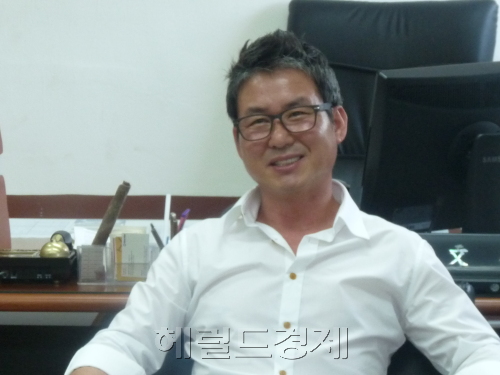 유문형,  아트원제지(주)에서 16년째 노조위원장직/ 어느 쌀도둑의 ‘살아있는 ‘양심’ 16년간 노조위원장...무분규 대기록달성
