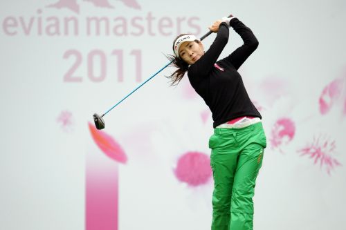 <YONHAP PHOTO-1601> South Korean Shin Ae Ahn hits a drive during the Evian Masters Golf Tournament, on July 21, 2011 in Evian-les-Bains, French Alps. The event, running until July 24, will become the fifth major in women's golf in 2013 and will be renamed The Evian, it was announced on July 20. AFP PHOTO / JEAN-PIERRE CLATOT /2011-07-21 18:56:43/ <저작권자 ⓒ 1980-2011 ㈜연합뉴스. 무단 전재 재배포 금지.>
Ahn Shin-ae of South Korea hits a drive during the Evian Masters Golf Tournament in Evian-les-Bains, French Alps on Thursday.  AFP-Yonhap News