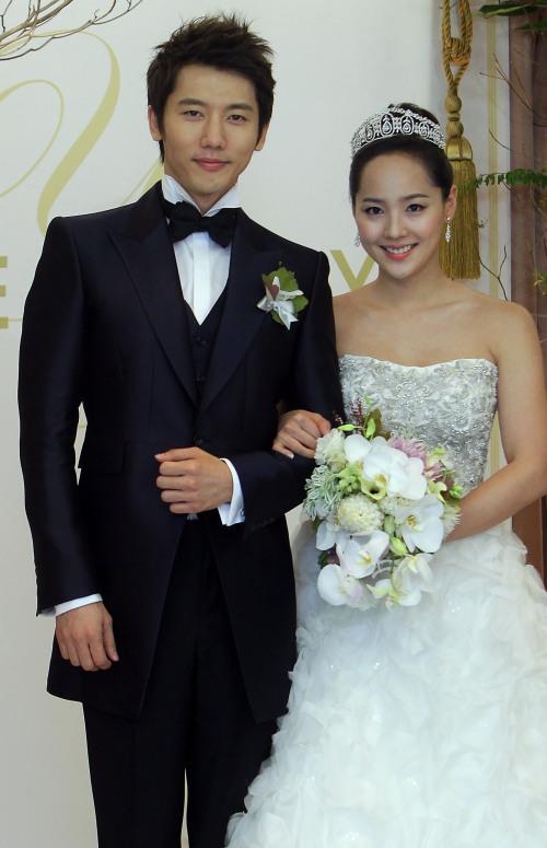 기태영(김용우), 탤런트 겸 영화배우/유진(김유진), 가수(SES), 영화배우, 탤런트 / Former S.E.S member Eugene weds actor Ki
