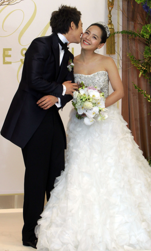 기태영(김용우), 탤런트 겸 영화배우/유진(김유진), 가수(SES), 영화배우, 탤런트 / Former S.E.S member Eugene weds actor Ki