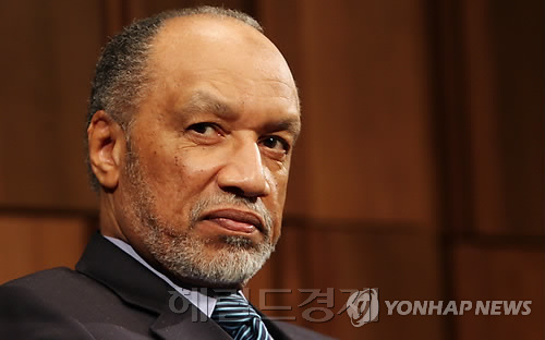 모하메드 빈 함맘 (Mohammed Bin Hammam),아시아축구연맹 (회장)(카타르)/뇌물파동 함맘 아시아축구연맹 회장, 축구계서 영구제명