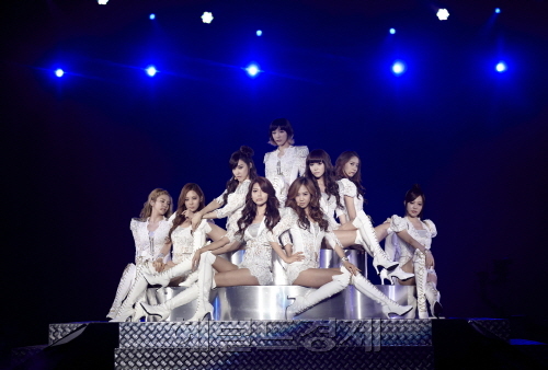 소녀시대(윤아, 수영, 효연, 유리, 태연, 제시카, 티파니, 써니, 서현), 가수/ 소녀시대, 걸그룹이 보여줄 수 있는 최대치 선사