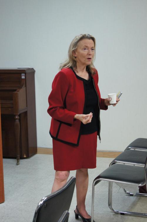 Andrea Heiss, director of the Arts-in-Depth Program at the Missouri School of Journalism, delivers her talk, “The 21st Century Journalist as Global Citizen” at the Gwangju International Center on July 16.