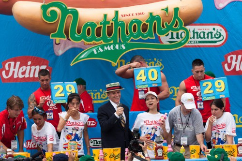 are hot dogs worse than cigarettes Are hot dogs as bad as cigarettes?