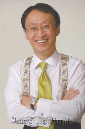 Kang Shin-woo
Kang Shin-woo