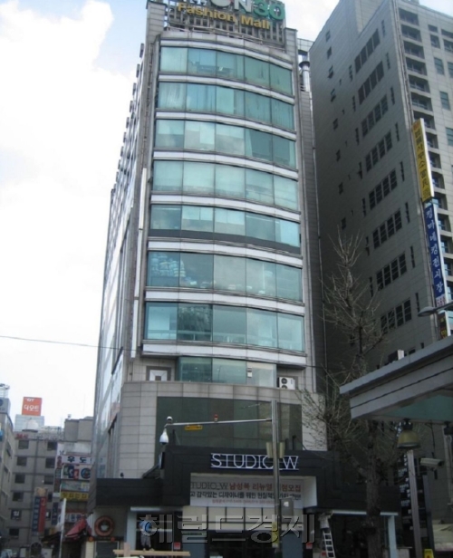 가을 이사철을 앞두고 때이른 전세난 조짐이 일면서 오피스텔 전세 물건에 수요자들의 관심이 집중되고 있다. 특히 전세 보증금이 1억원 이하로 저렴하면서도, 역세권의 양호한 입지를 지닌 오피스텔이 각광을 받고 있다.