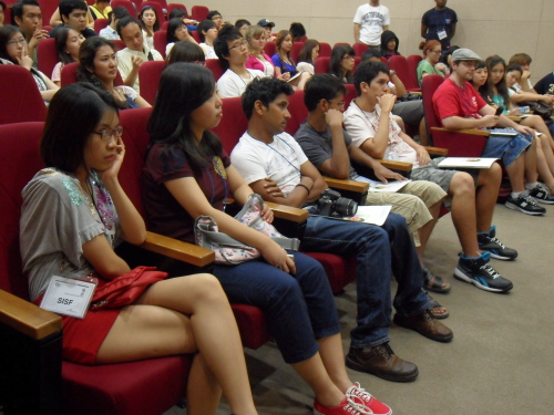Foreign students ask questions to an official at the Mapo Resource Recovery Plant after a presentation about the incinerator.  SGC