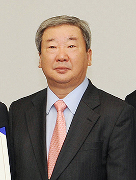 <YONHAP PHOTO-0914> KBO 19대 총재로 추천된 구본능 회장 (서울=연합뉴스) 2일 한국야구위원회(KBO)의 제19대 총재로 추천된 구본능 희성그룹 회장. 2011.8.2 photo@yna.co.kr/2011-08-02 11:49:22/ <저작권자 ⓒ 1980-2011 ㈜연합뉴스. 무단 전재 재배포 금지.>\r\nKoo Bon-neung