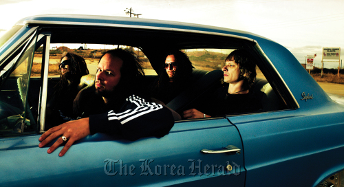 Heavy metal band Korn play Saturday Yescom Entertainment\r\n콘(Korn), 가수(조나단 데이비스, 제임스 먼키 섀퍼, 레지날드 아르비주, 레이 루지어)/ pics, caps - rock festival