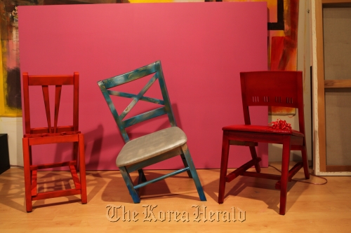 “Uncomfortable Chairs” by Yang Soon-yeol  Yang Soon-yeol
