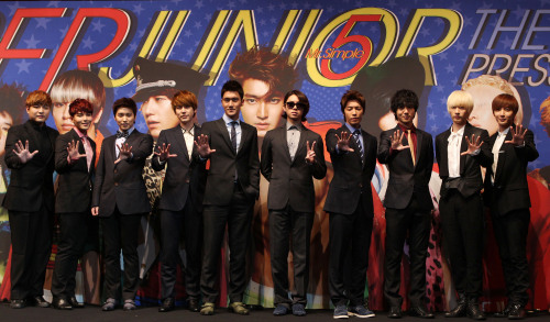 슈퍼주니어(Super Junior), 가수(이특, 희철, 한경, 예성, 강인, 신동, 성민, 은혁, 동해, 시원)/ Super Junior promises to meet more international fans with ‘Mr.Simple’