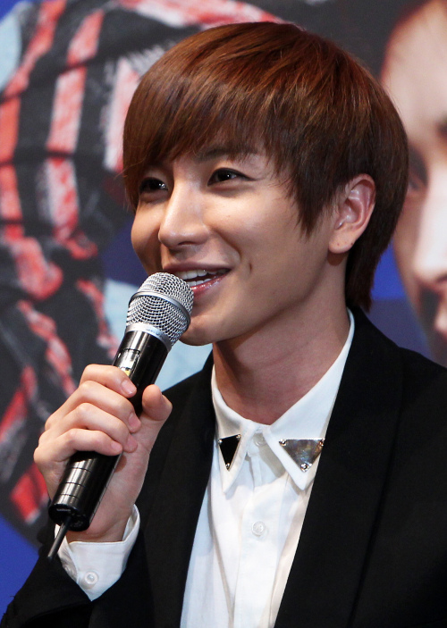 이특(박정수), 가수(슈퍼주니어)/ Super Junior promises to meet more international fans with ‘Mr.Simple’