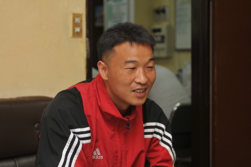 사비 털어 전의경들에게 권투 지도하는 김성대 마포경찰서 경장