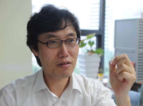 보건복지부 이기영 베이비부머정책단장.<br />이상섭 기자 babtong@heraldm.com 2011.08.08\r\nLee Ki-young, director of policy planning for baby boomers in retirement at the Ministry of Health and Welfare, speaks to The Korea Herald.  Lee Sang-sub/The Korea Herald