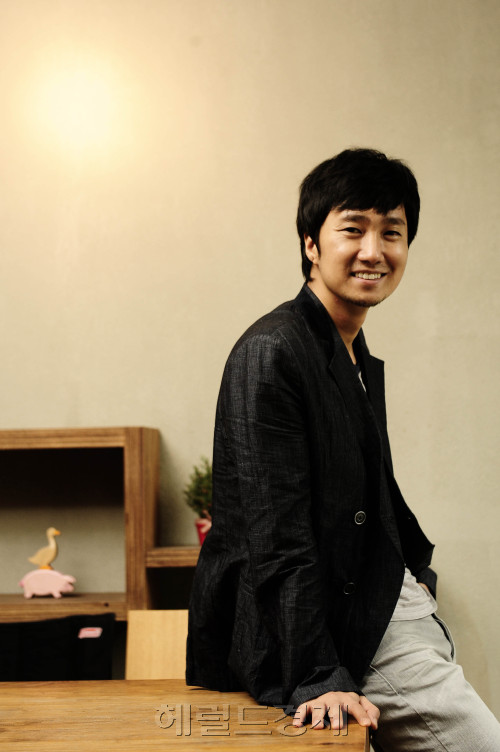영화 '최종병기 활' 주연배우 박해일. 박해묵 기자/mook@heraldm.com\r\n영화 '최종병기 활' 주연배우 박해일. 박해묵 기자/mook@heraldm.com