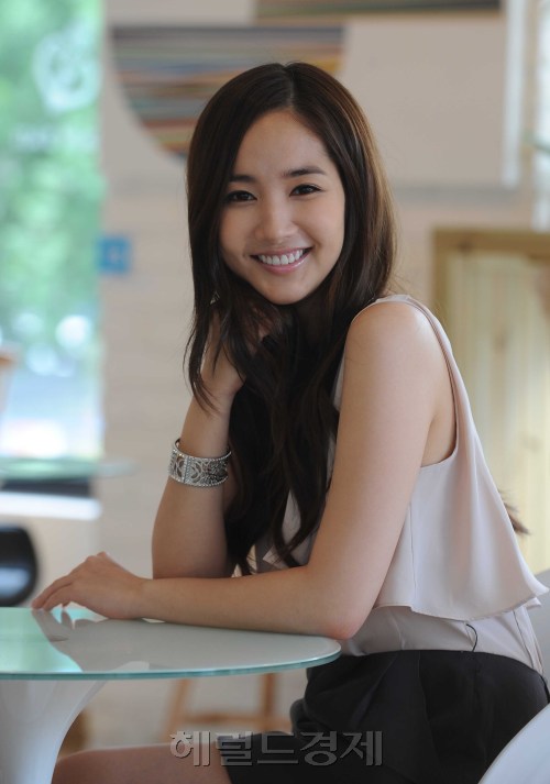 배우 박민영.<br />이상섭 기자 babtong@heraldm.com 2011.08.09\r\n배우 박민영.\n이상섭 기자 babtong@heraldm.com 2011.08.09