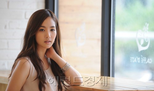 배우 박민영.<br />이상섭 기자 babtong@heraldm.com 2011.08.09\r\n배우 박민영.\n이상섭 기자 babtong@heraldm.com 2011.08.09