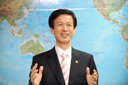 이돈구, 산림청 청장, 국제산림연구기관연합회 회장/국민과 함께하는 나라꽃 무궁화
