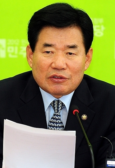 김진표, 민주당 (원내대표)/ 김진표 “李대통령 포퓰리즘 언급, 적반하장”