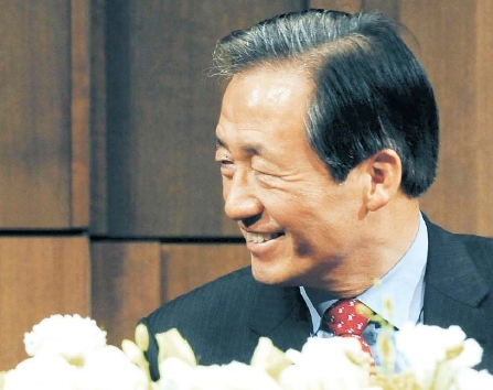정몽준, 한나라당 국회의원, 대한축구협회 명예회장, 외교통상통일위원회 위원/ 정몽준 사재 2000억 출연…汎현대가의 통큰나눔
