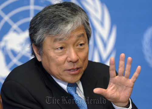 The late former WHO chief Lee Jong-wook  Yonhap News