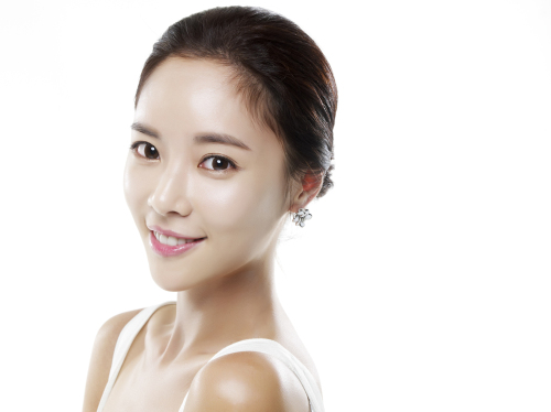 황정음 탤런트,가수  / 황정음, 정보석과의 인연으로 오랜만의 예능나들이