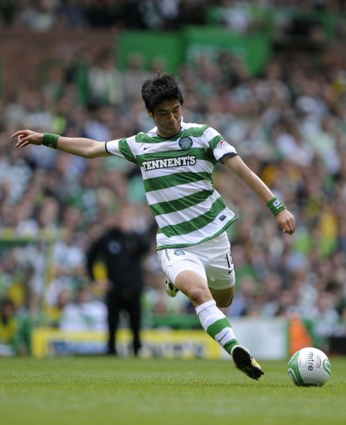 <YONHAP PHOTO-0047> Celtic's Ki Sung-yueng reacts shoots against St Johnstone during their Scottish Premier League soccer match at Parkhead Stadium, Glasgow, Scotland, August 21, 2011. REUTERS/Russell Cheyne (BRITAIN - Tags: SPORT SOCCER)/2011-08-22 00:55:34/ <저작권자 ⓒ 1980-2011 ㈜연합뉴스. 무단 전재 재배포 금지.>