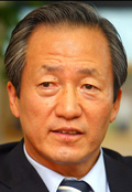 정몽준, 한나라당 국회의원, 대한축구협회 명예회장, 외교통상통일위원회 위원/정몽준, 박근혜 겨냥 “정치인 인기란 목욕탕 수증기 같은 것”