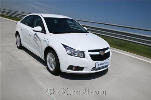 A demo fleet of GM’s Chevrolet Cruze electric vehicles GM Korea