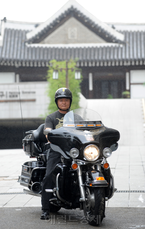 이영건사장 인터뷰.<br />이상섭 기자 babtong@heraldm.com 2011.07.28\r\n이영건사장 인터뷰.\r\n이상섭 기자 babtong@heraldm.com 2011.07.28\r\n이영건사장 인터뷰.\r\n이상섭 기자 babtong@heraldm.com 2011.07.28\r\n이영건사장 인터뷰.\n이상섭 기자 babtong@heraldm.com 2011.07.28
