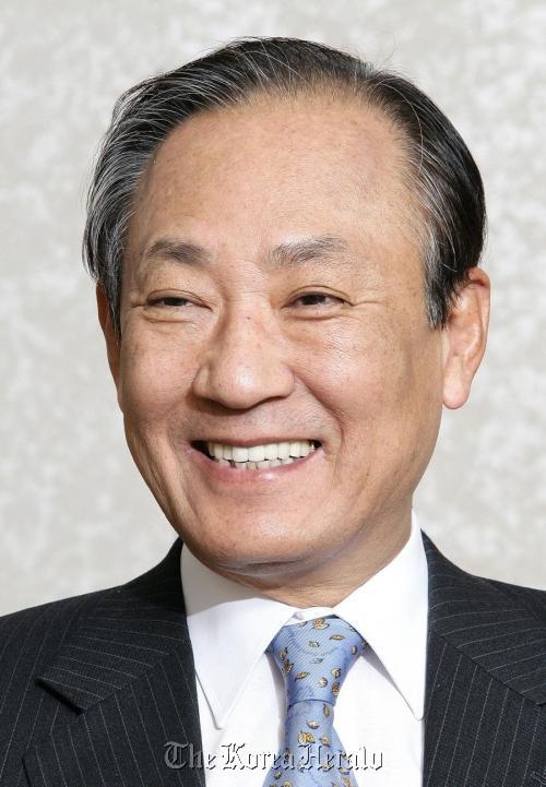 Hana Finan­cial Group chairman Kim Seung-yu